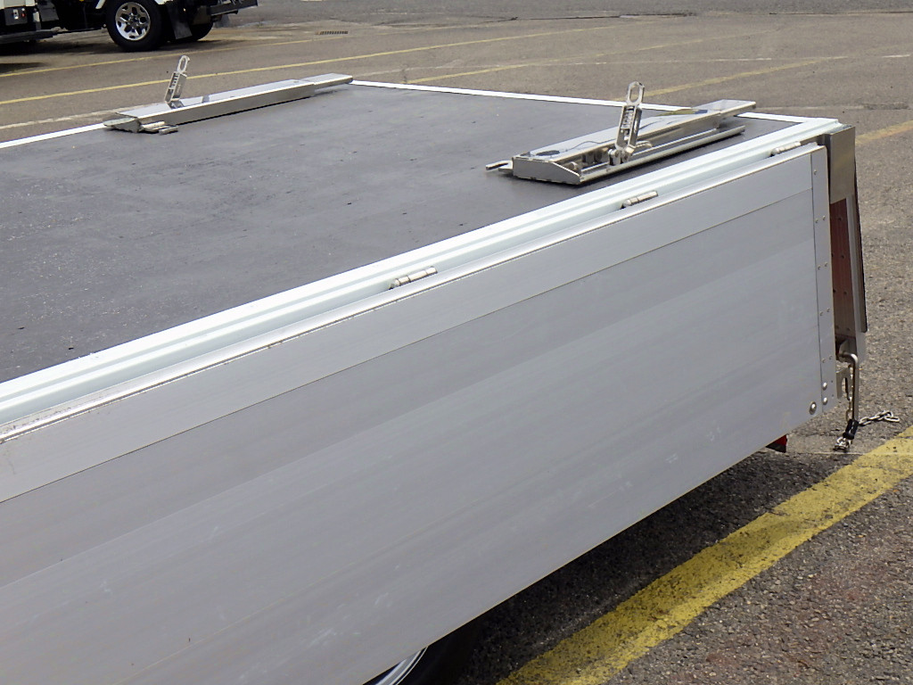 三菱 キャンター 2RG-FEAV0(2WD)の写真9