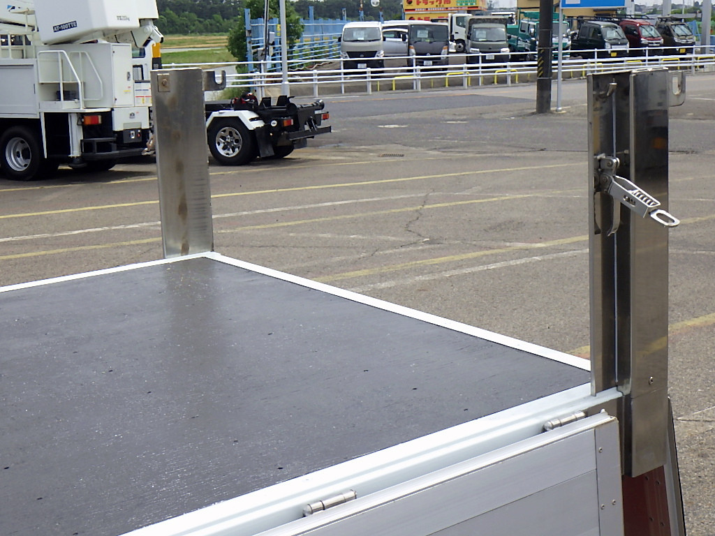 三菱 キャンター 2RG-FEAV0(2WD)の写真10