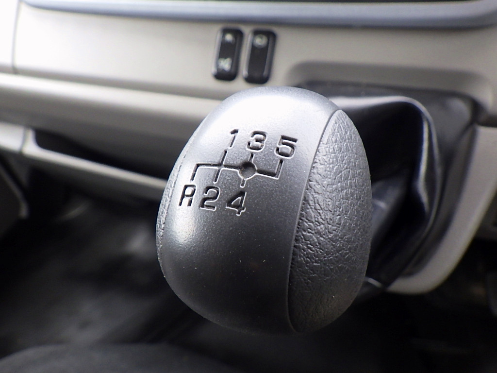 三菱 キャンター 2RG-FEAV0(2WD)の写真15