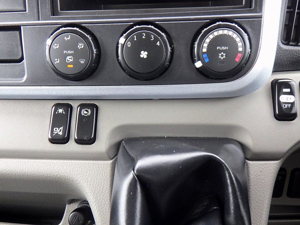 三菱 キャンター 2RG-FEAV0(2WD)の写真18