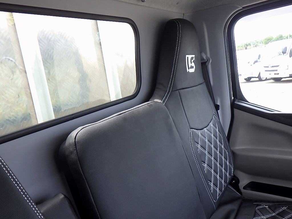 三菱 キャンター 2RG-FEAV0(2WD)の写真23