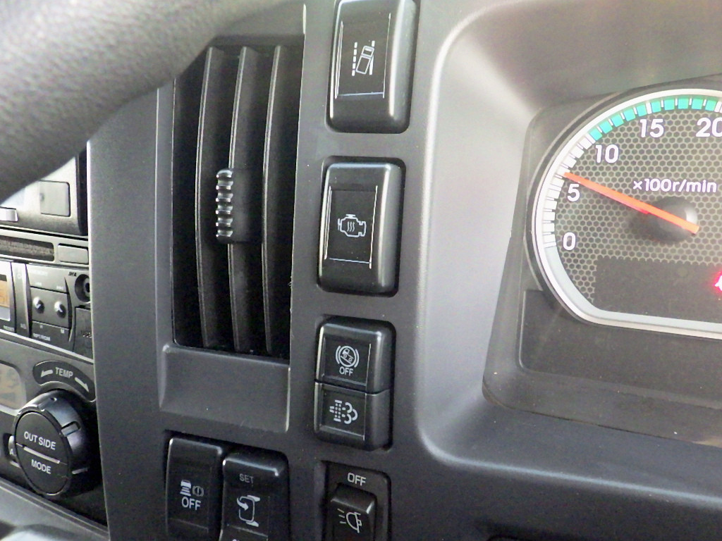 いすゞ フォワード 2PG-FRR90S2(2WD)の写真22