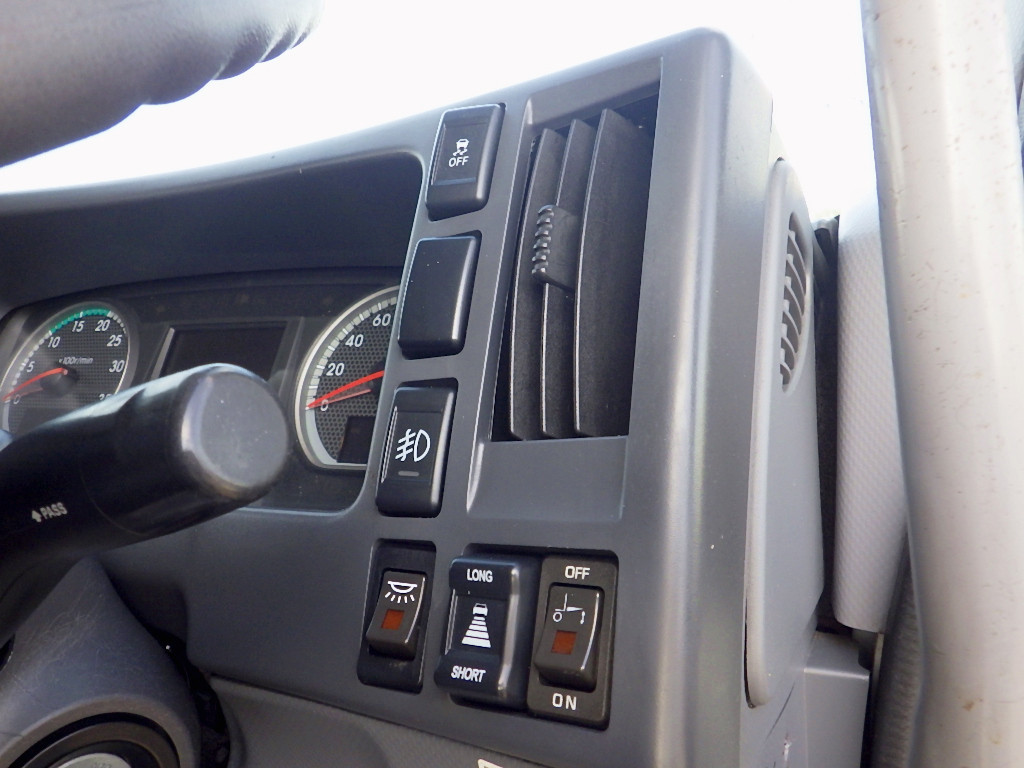 いすゞ フォワード 2PG-FRR90S2(2WD)の写真23