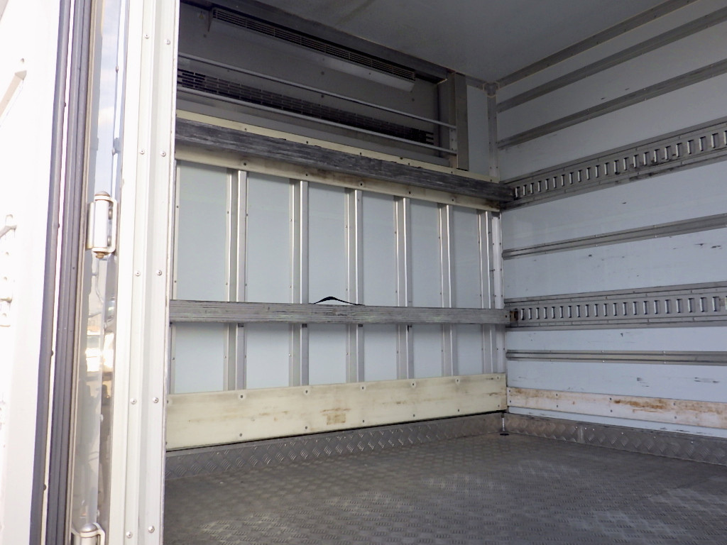 いすゞ フォワード 2PG-FRR90S2(2WD)の写真35