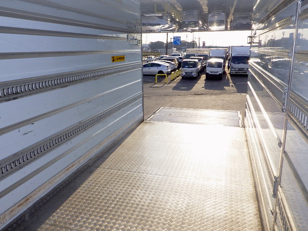 いすゞ フォワード 2PG-FRR90S2(2WD)の写真40