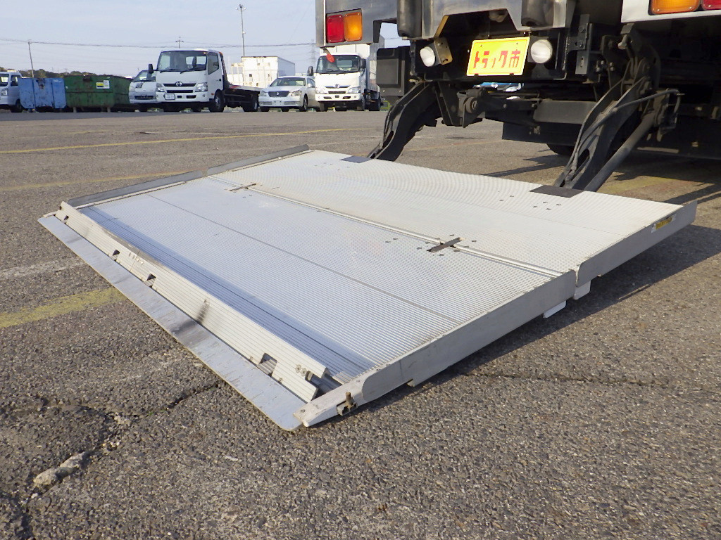 いすゞ フォワード 2PG-FRR90S2(2WD)の写真44