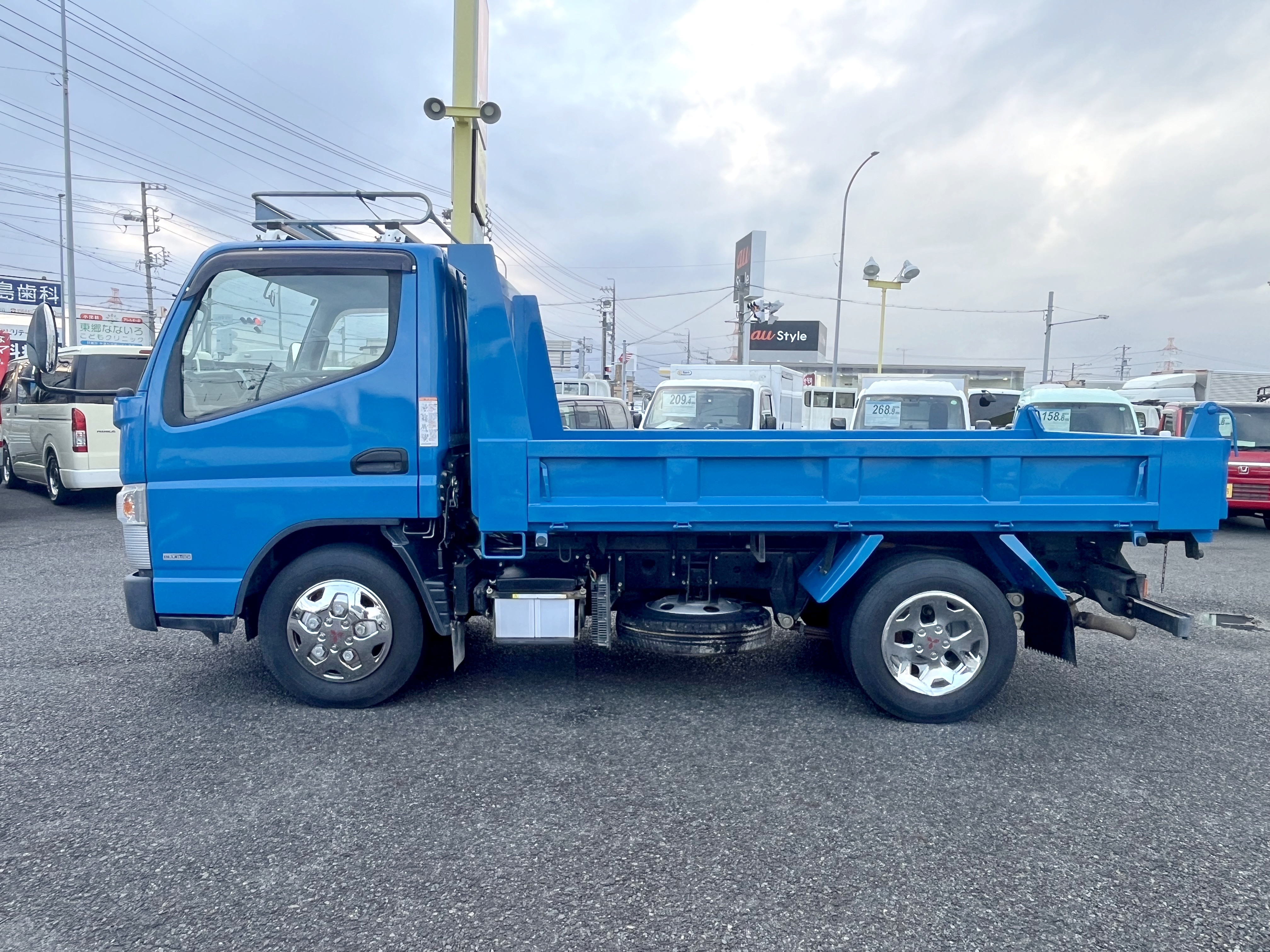 目立つキズや看板アトなどもなくキレイな状態を保ったおススメの1台☆会社のイメージや顧客からの信頼がグッと良くなりますよ♪|三菱 キャンター TPG-FBA30(2WD)の写真3