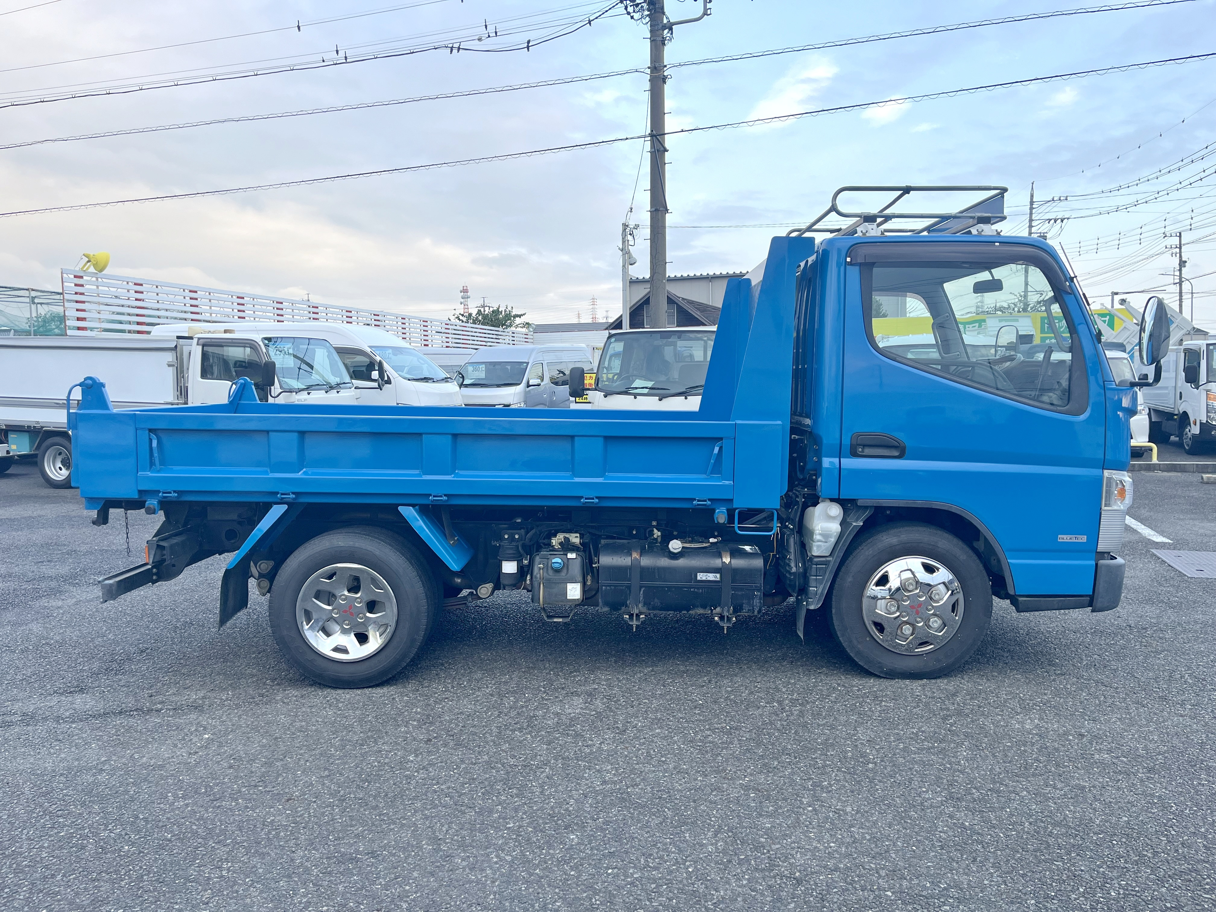 4ナンバーサイズで小回りラクラク♪狭い道でもガンガン走って頂けますよ!|三菱 キャンター TPG-FBA30(2WD)の写真4