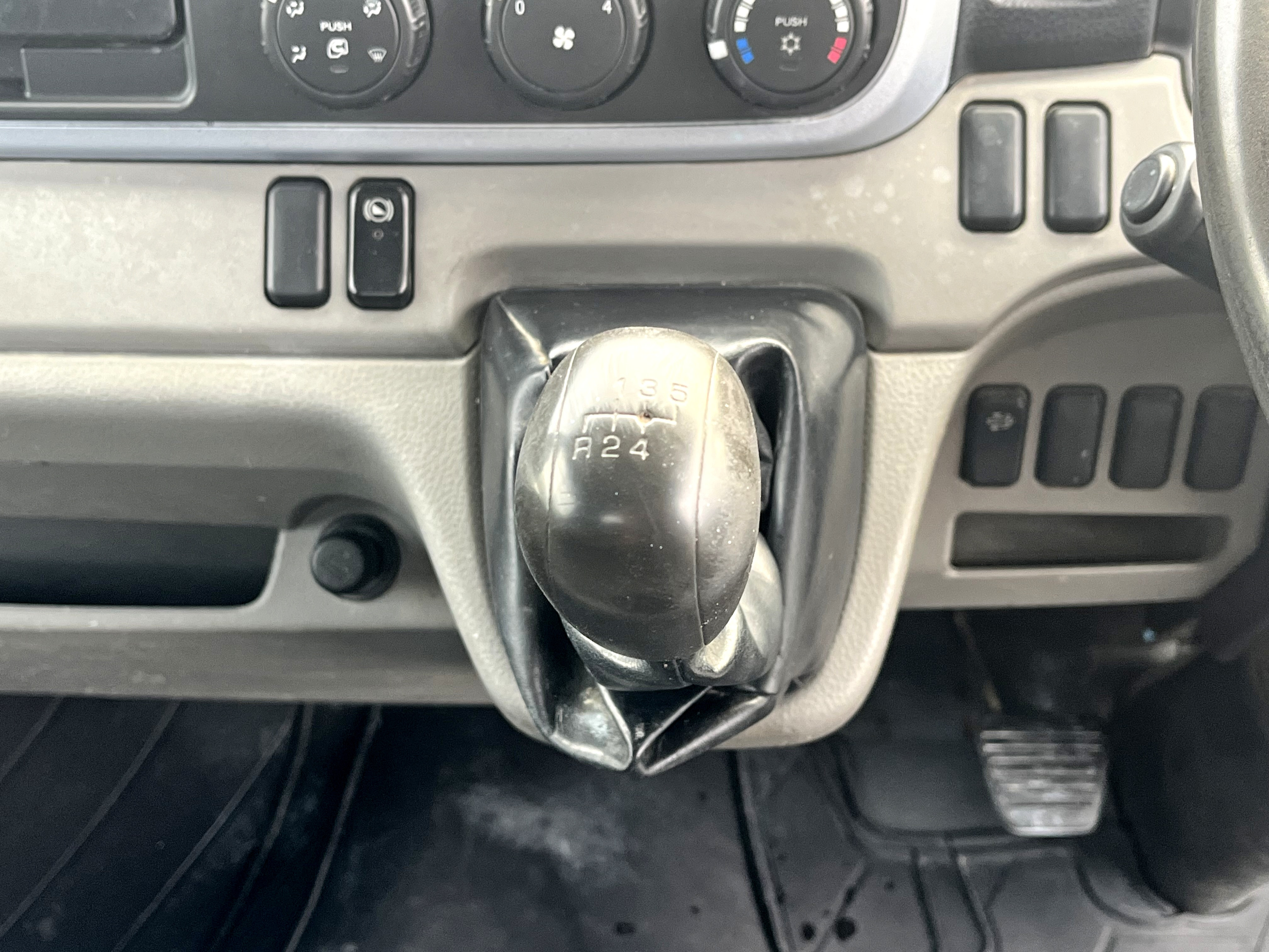 三菱 キャンター TPG-FBA30(2WD)の写真20