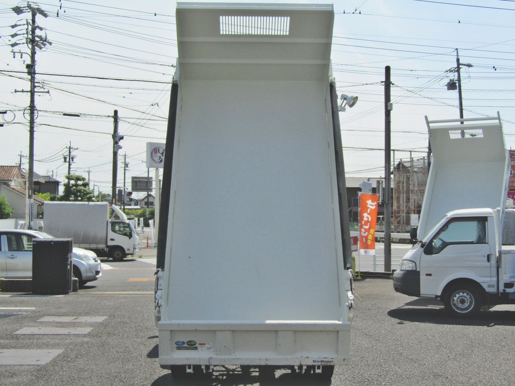 荷台床面も目立つキズや大きな損傷もなくキレイな状態を維持しています☆|日野 デュトロ 2RG-XZU630T(2WD)の写真10