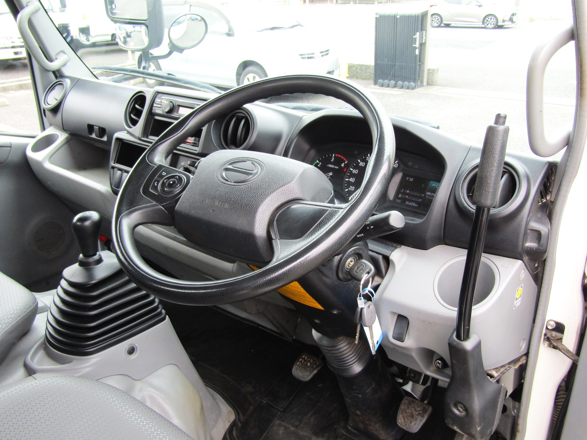 日野 デュトロ 2RG-XZU630T(2WD)の写真14