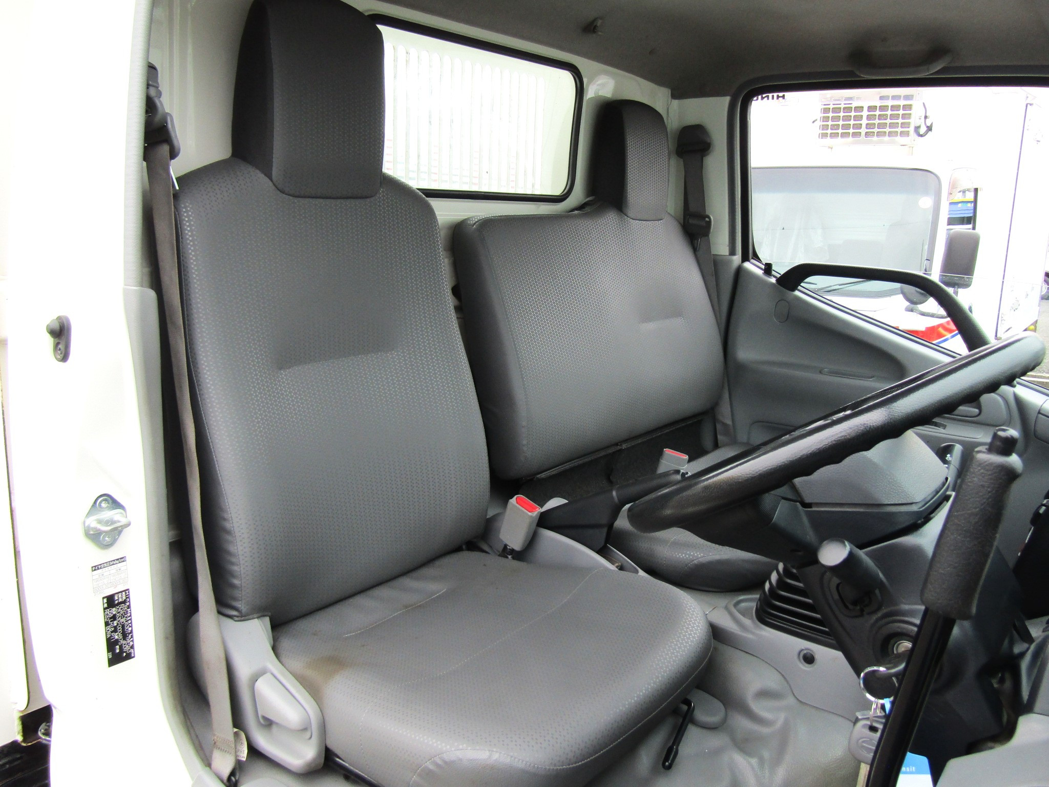 日野 デュトロ 2RG-XZU630T(2WD)の写真16