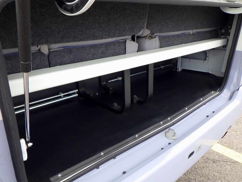 いすゞ ジャーニー ABG-SDHW41(2WD)の写真8