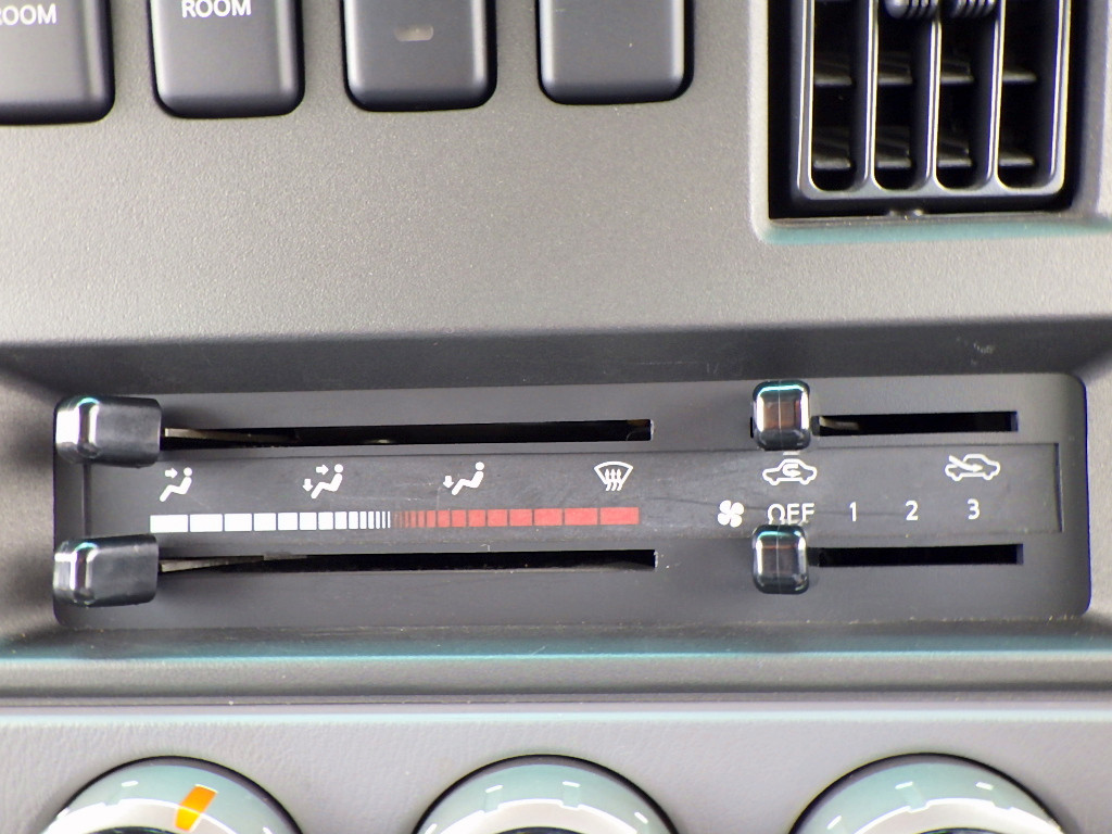 いすゞ ジャーニー ABG-SDHW41(2WD)の写真17