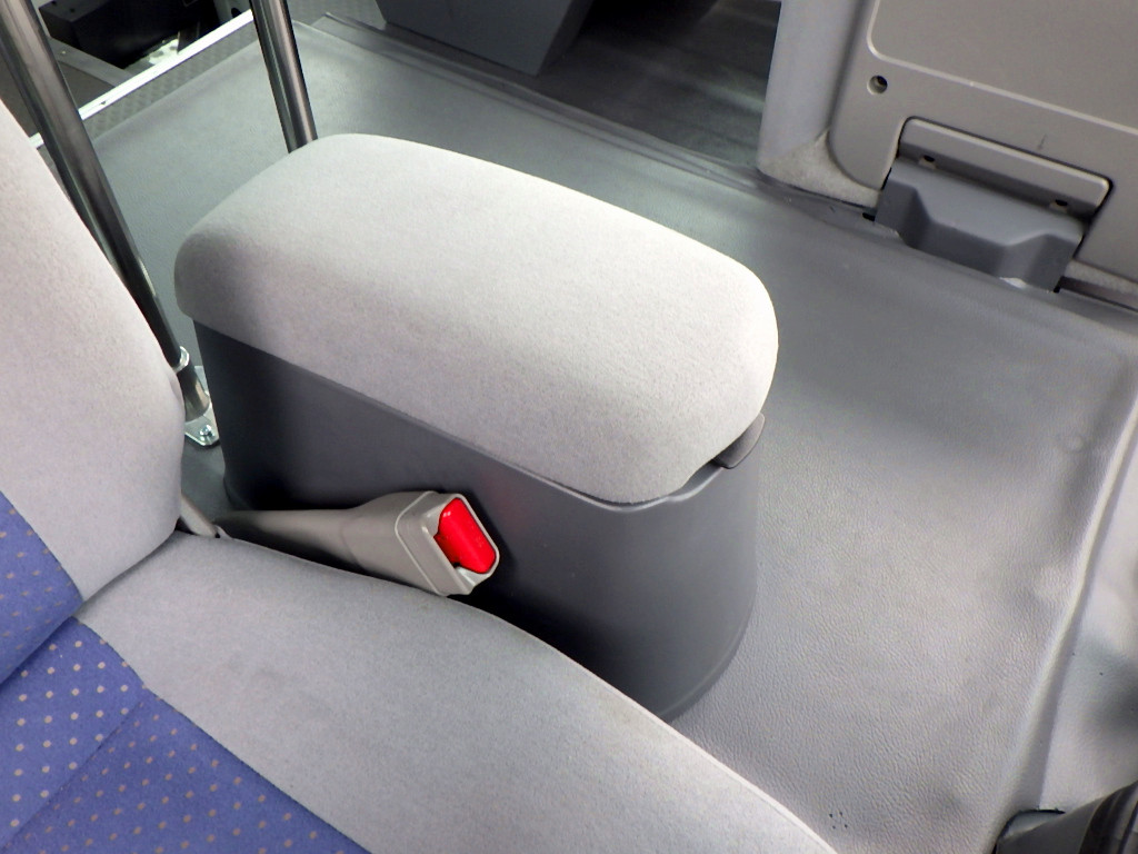 いすゞ ジャーニー ABG-SDHW41(2WD)の写真22