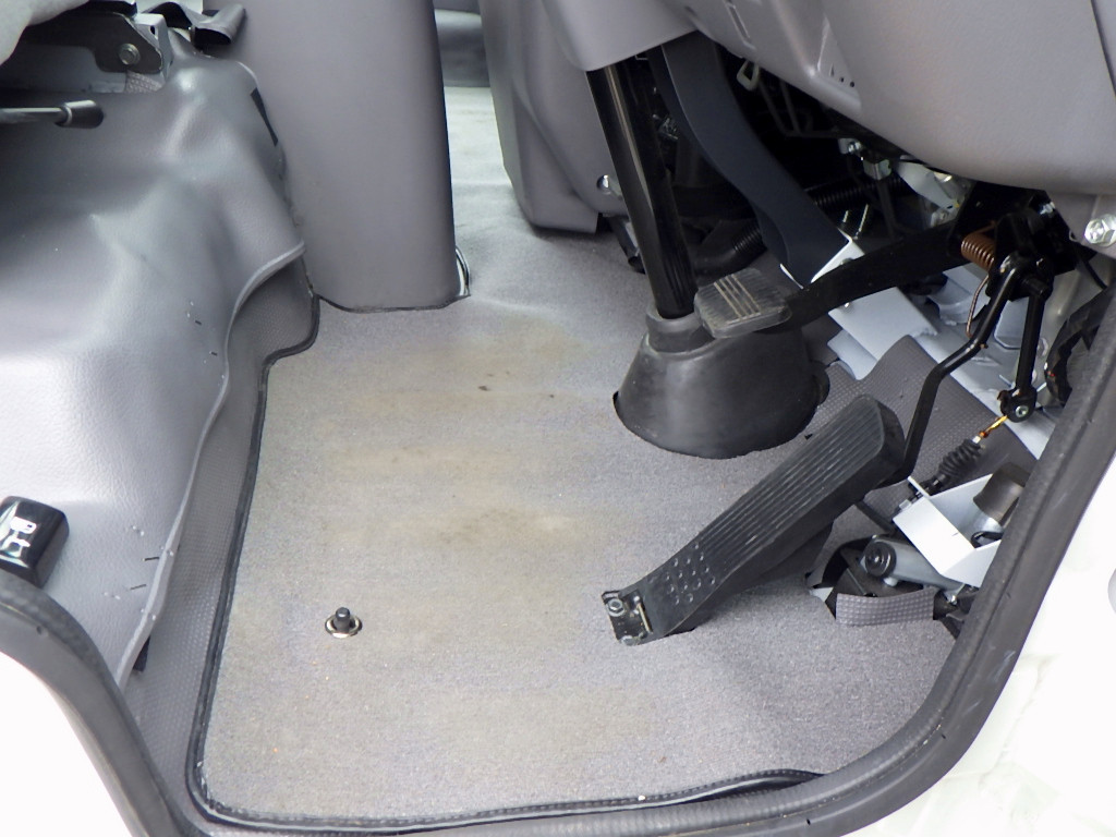 いすゞ ジャーニー ABG-SDHW41(2WD)の写真24