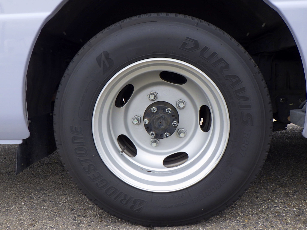 いすゞ ジャーニー ABG-SDHW41(2WD)の写真32