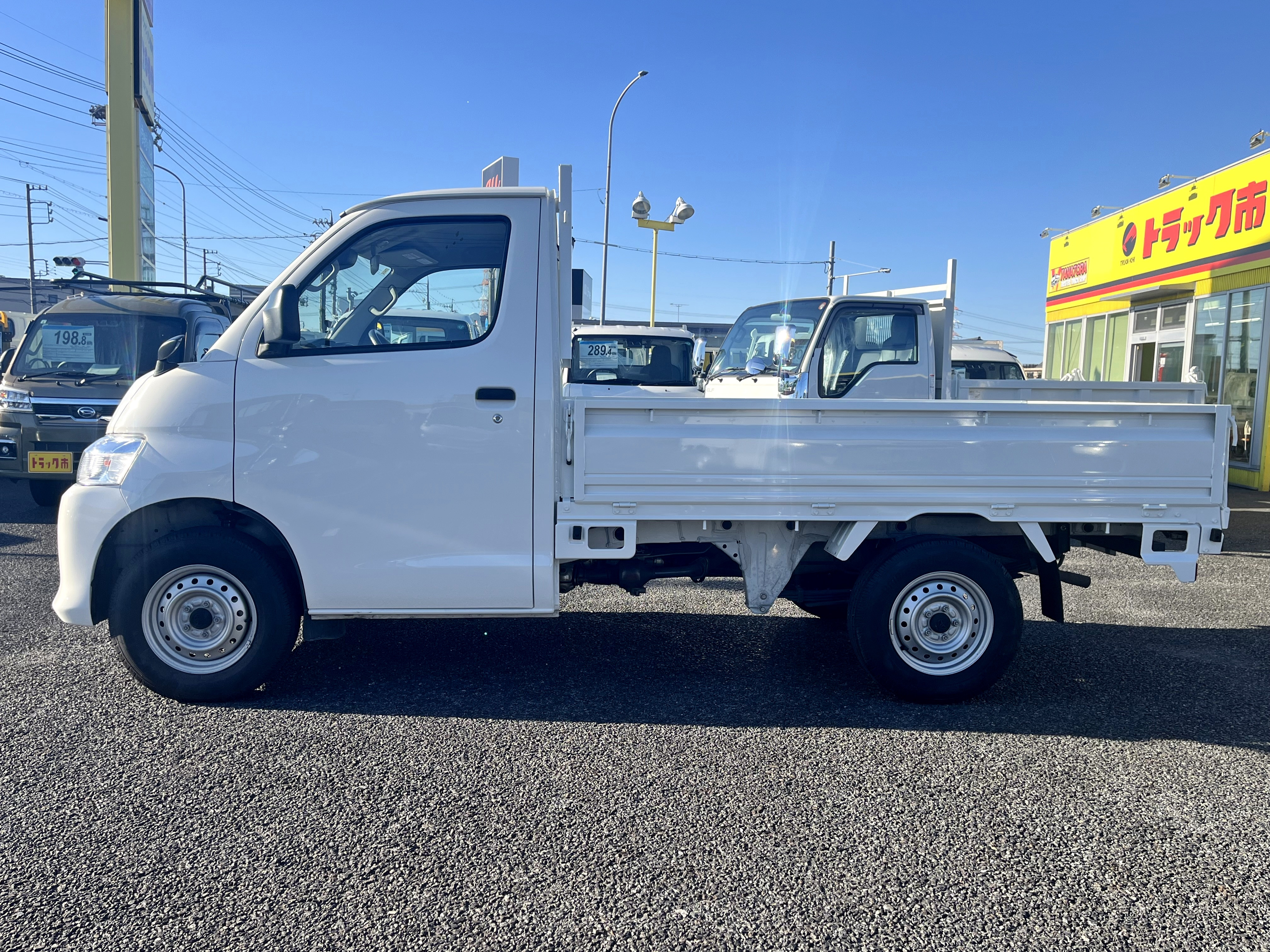 トヨタ タウンエーストラック 5BF-S413U(4WD)の写真3
