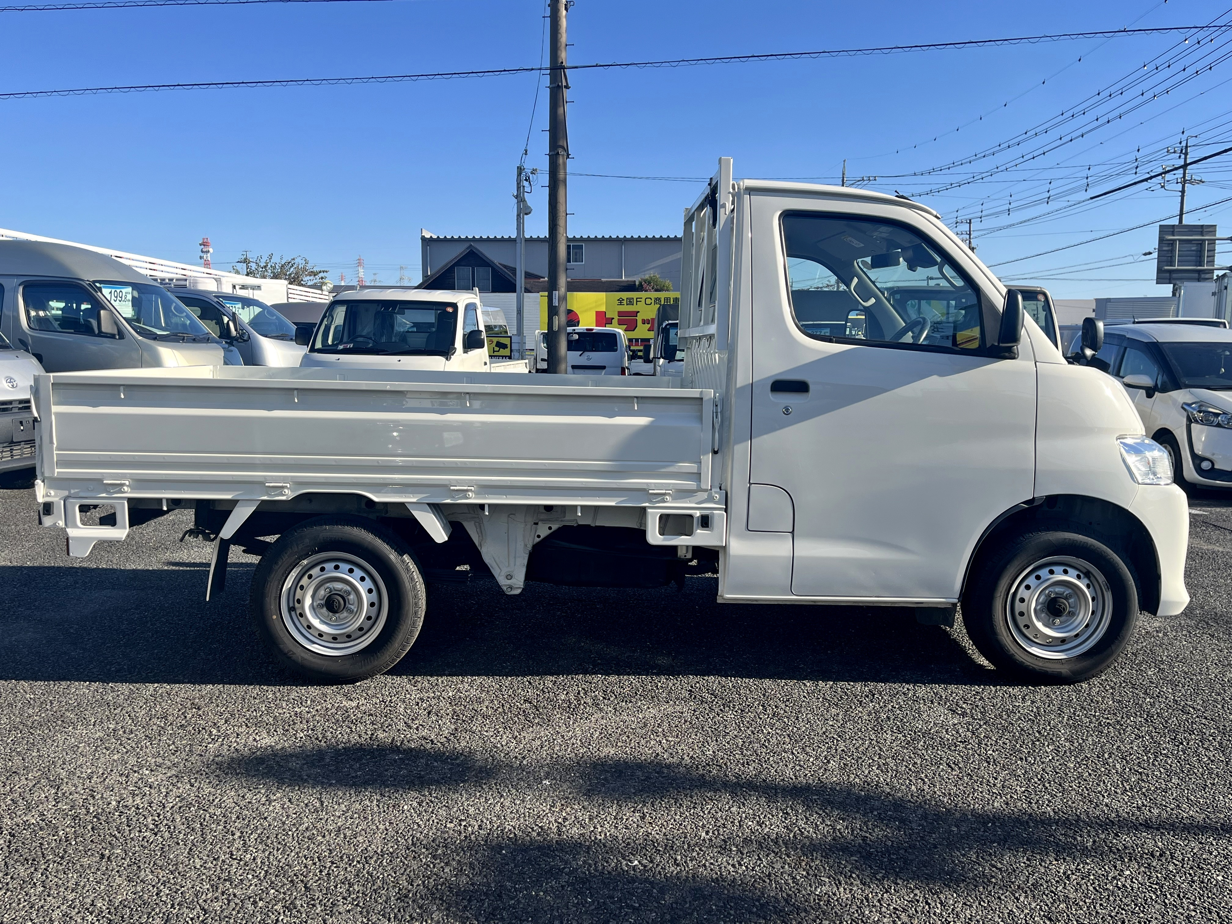 トヨタ タウンエーストラック 5BF-S413U(4WD)の写真4