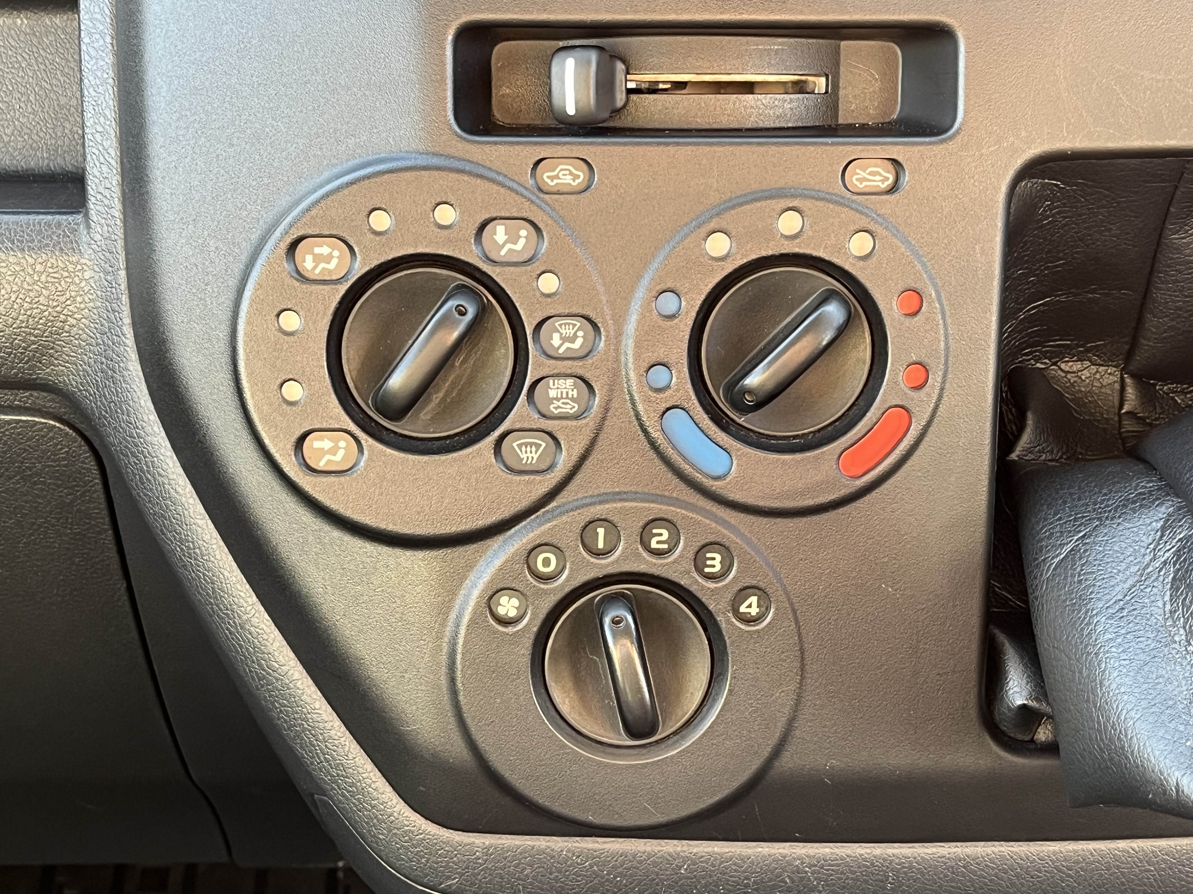 トヨタ タウンエーストラック 5BF-S413U(4WD)の写真21