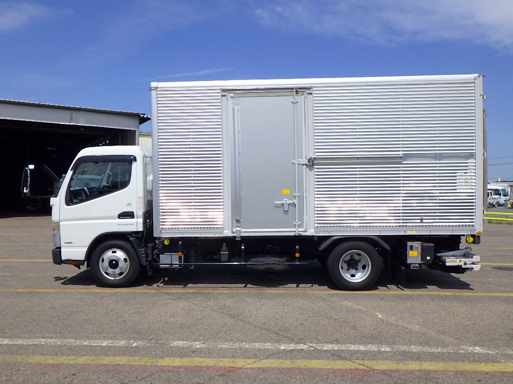 三菱 キャンター 2PG-FEAV0(2WD)の写真4
