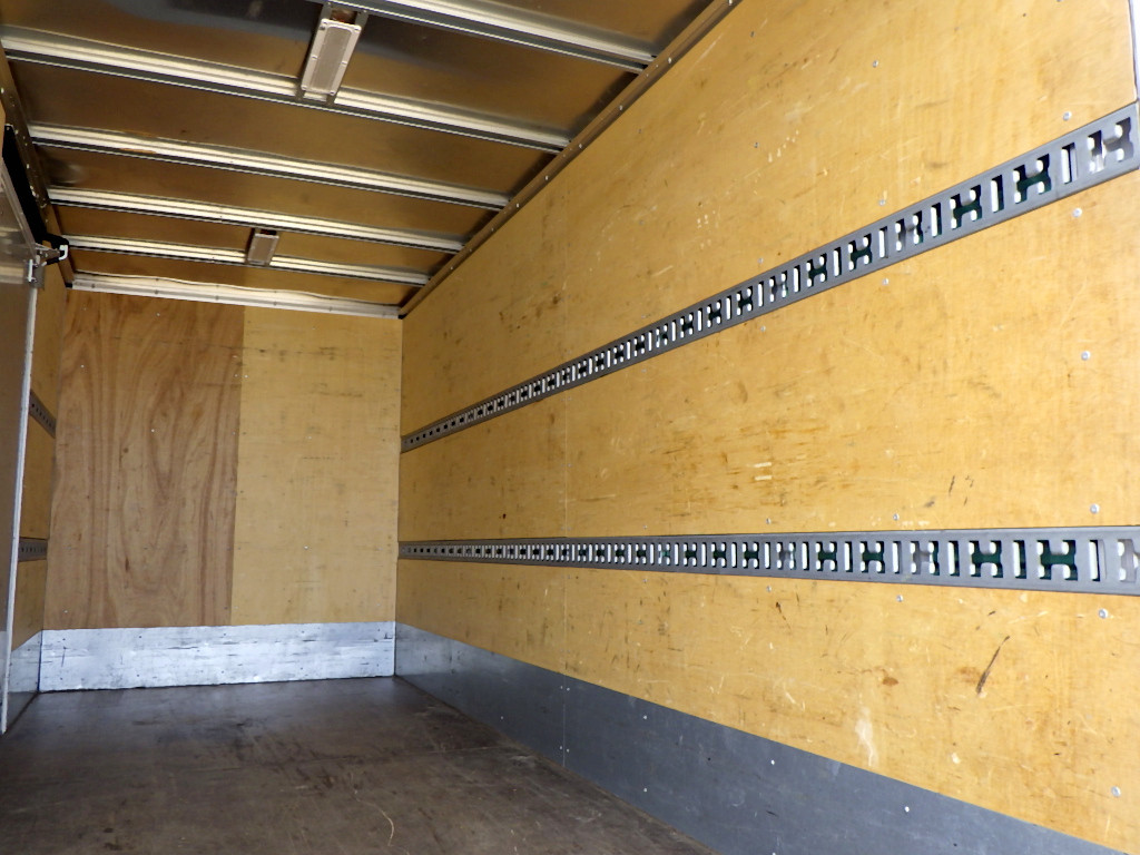 三菱 キャンター 2PG-FEAV0(2WD)の写真9