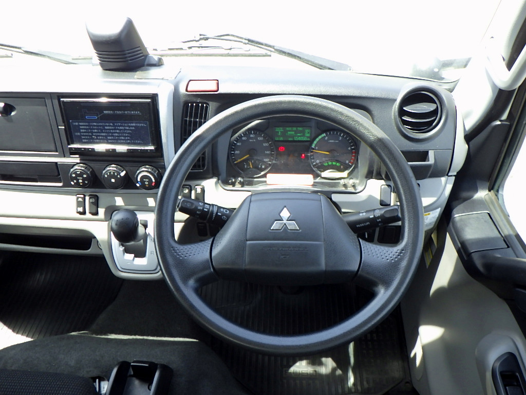 三菱 キャンター 2PG-FEAV0(2WD)の写真15
