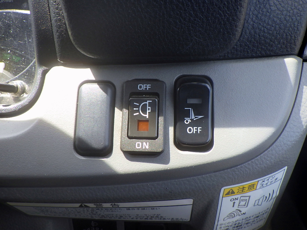 三菱 キャンター 2PG-FEAV0(2WD)の写真24