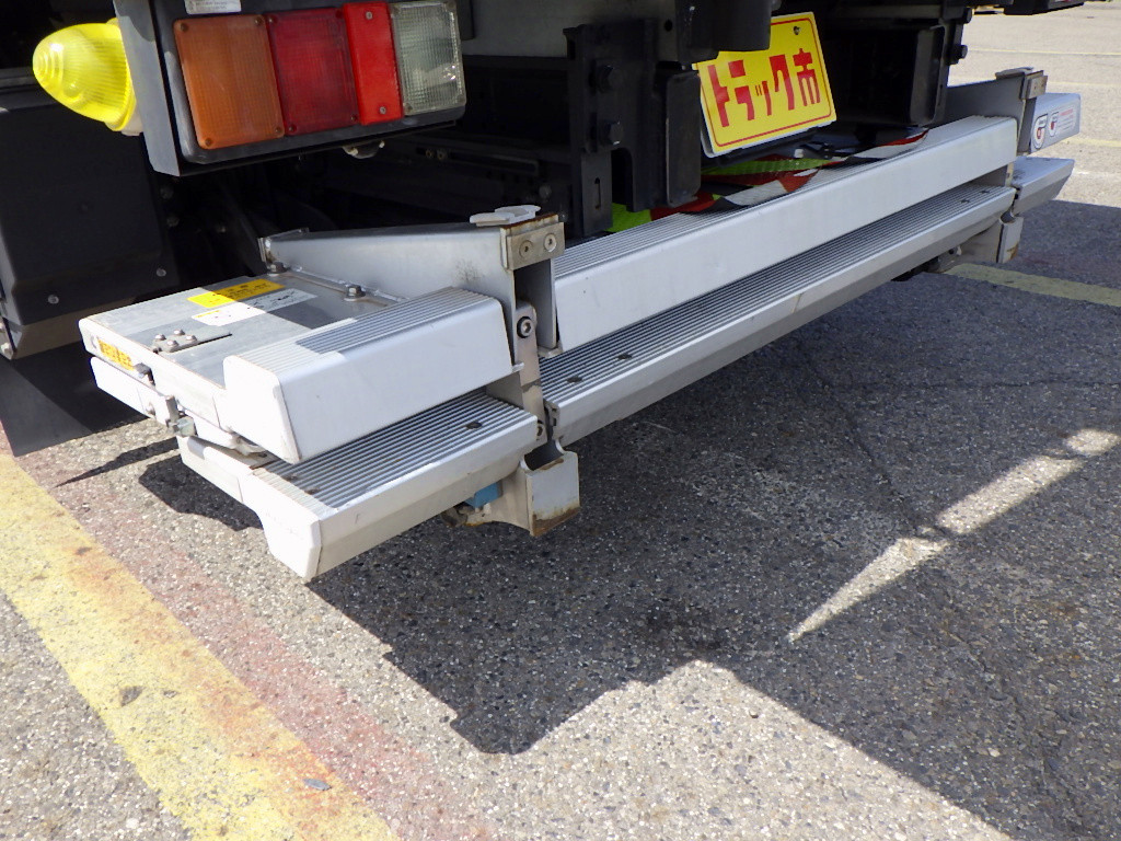 三菱 キャンター 2PG-FEAV0(2WD)の写真40