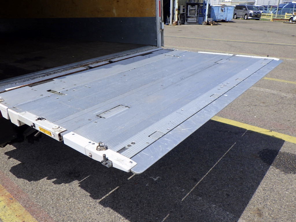 三菱 キャンター 2PG-FEAV0(2WD)の写真45