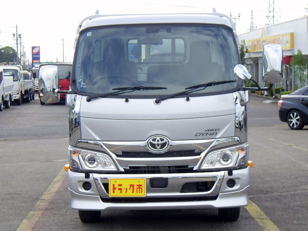 トヨタ ダイナ 2KG-XZU695(4WD)の写真3