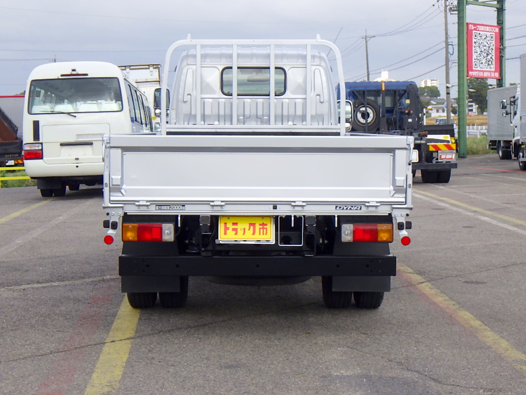 トヨタ ダイナ 2KG-XZU695(4WD)の写真6