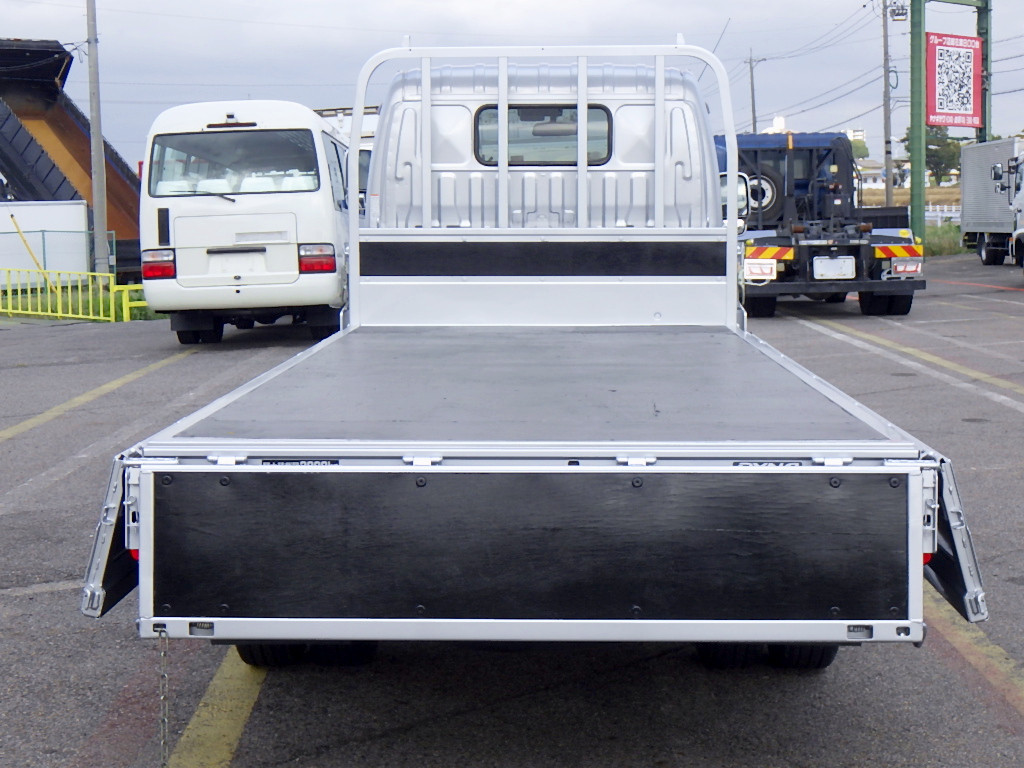 トヨタ ダイナ 2KG-XZU695(4WD)の写真7