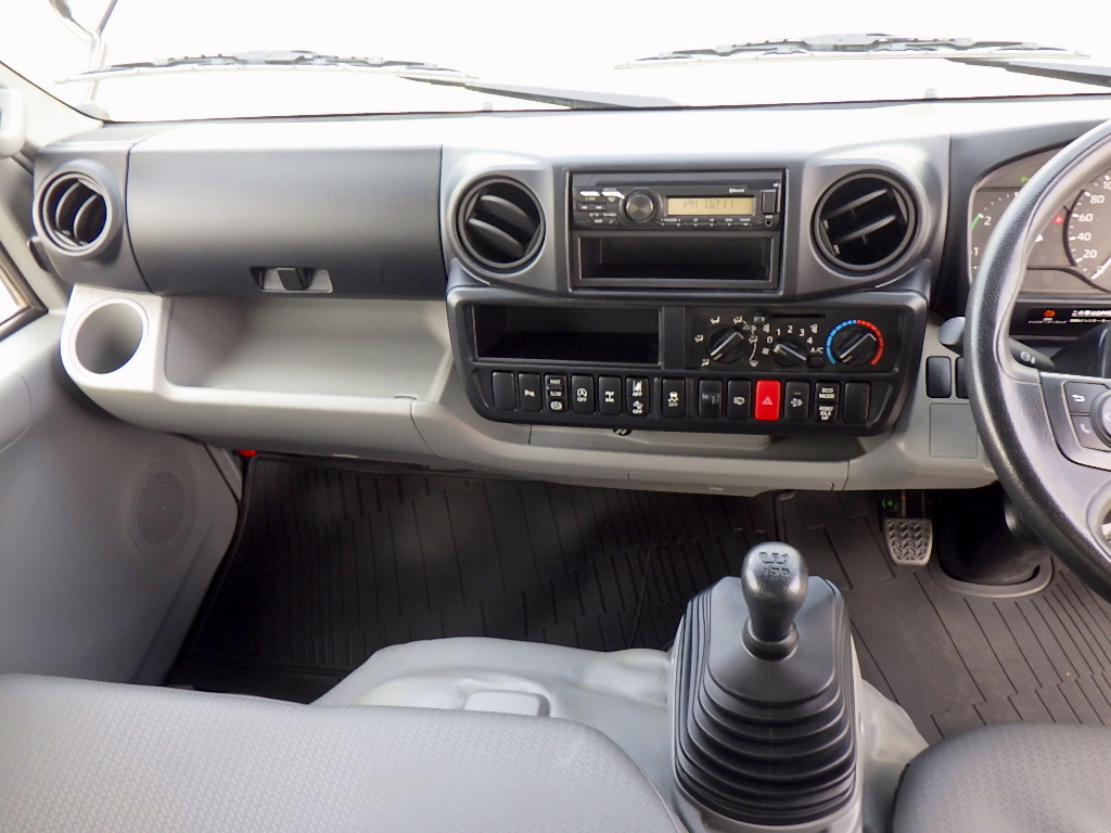 トヨタ ダイナ 2KG-XZU695(4WD)の写真13