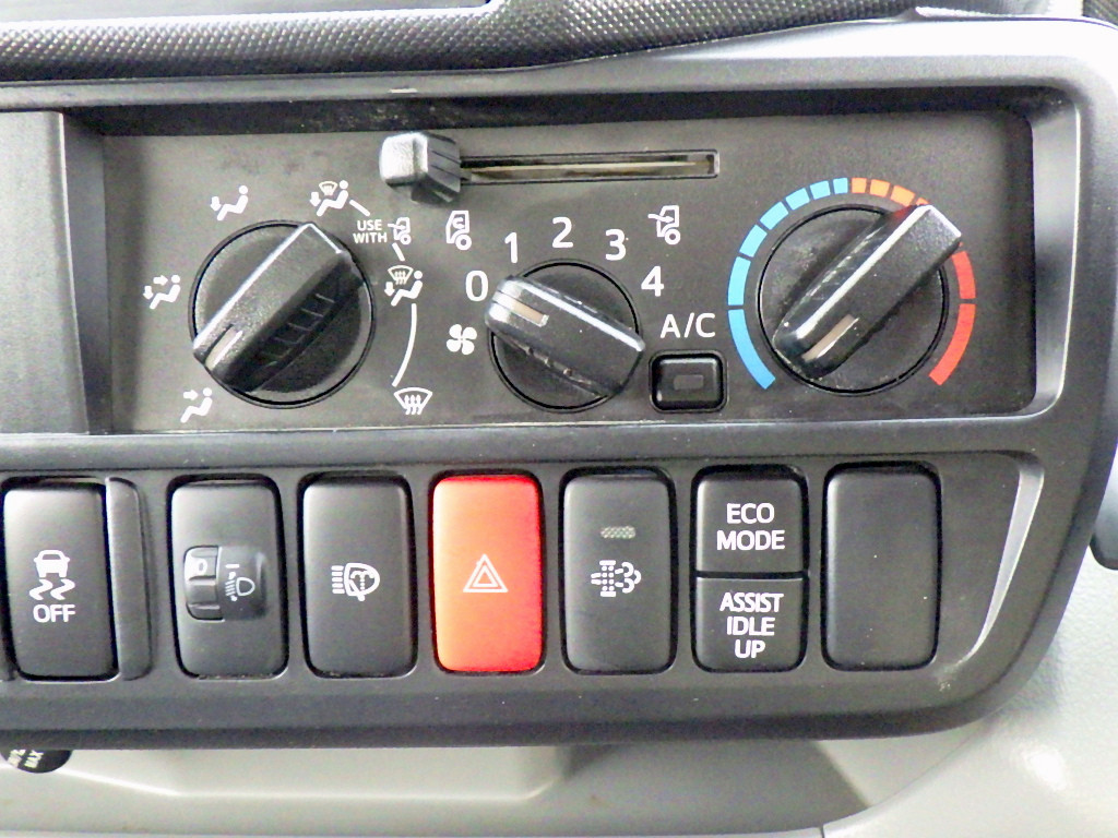 トヨタ ダイナ 2KG-XZU695(4WD)の写真18