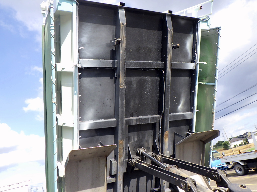 三菱 キャンター 2PG-FEBM0(2WD)の写真11