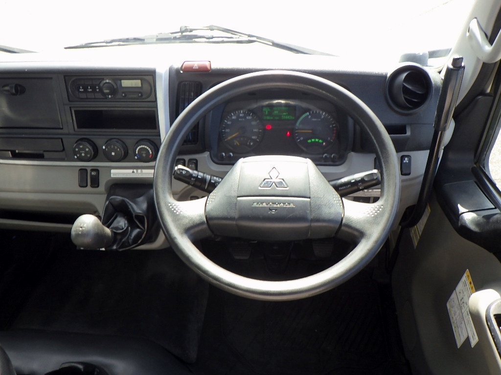 三菱 キャンター 2PG-FEBM0(2WD)の写真14