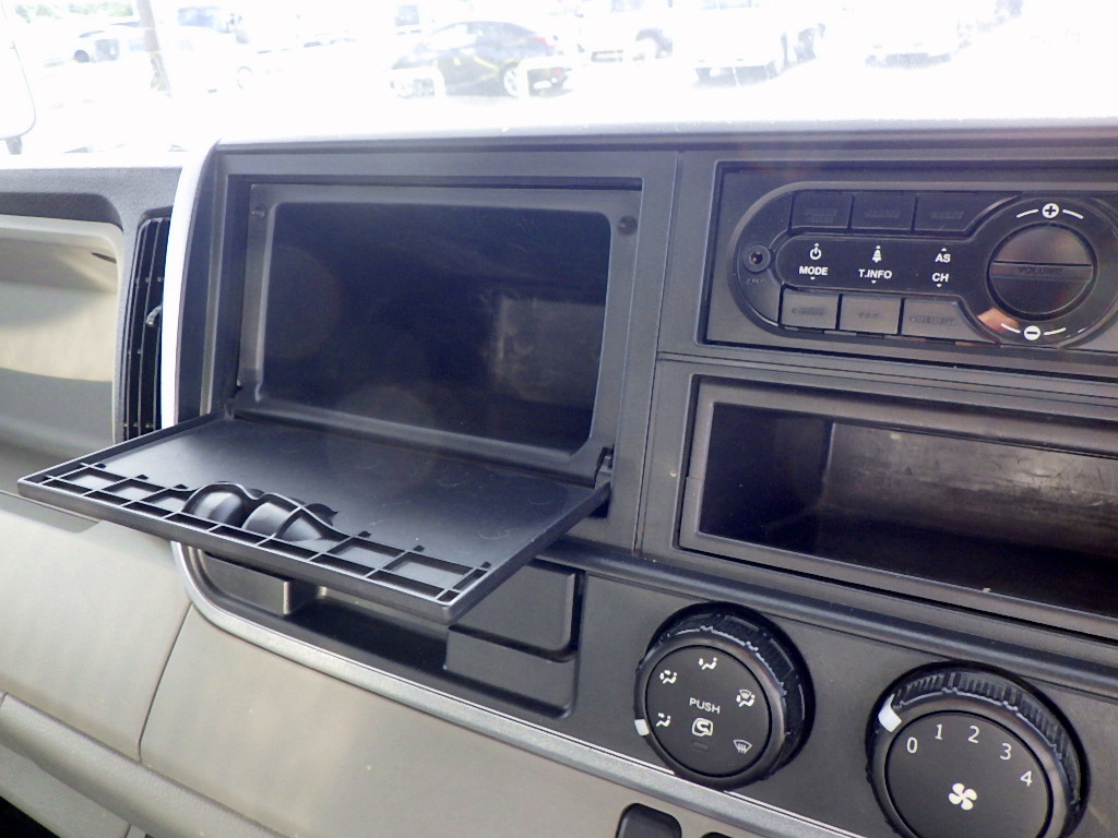 三菱 キャンター 2PG-FEBM0(2WD)の写真16