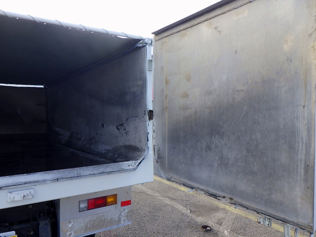 三菱 キャンター 2PG-FEBM0(2WD)の写真32