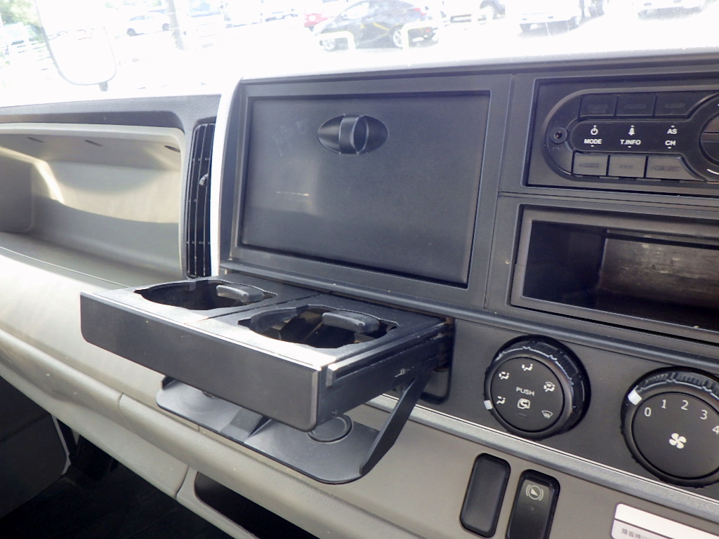 三菱 キャンター 2PG-FEBM0(2WD)の写真46