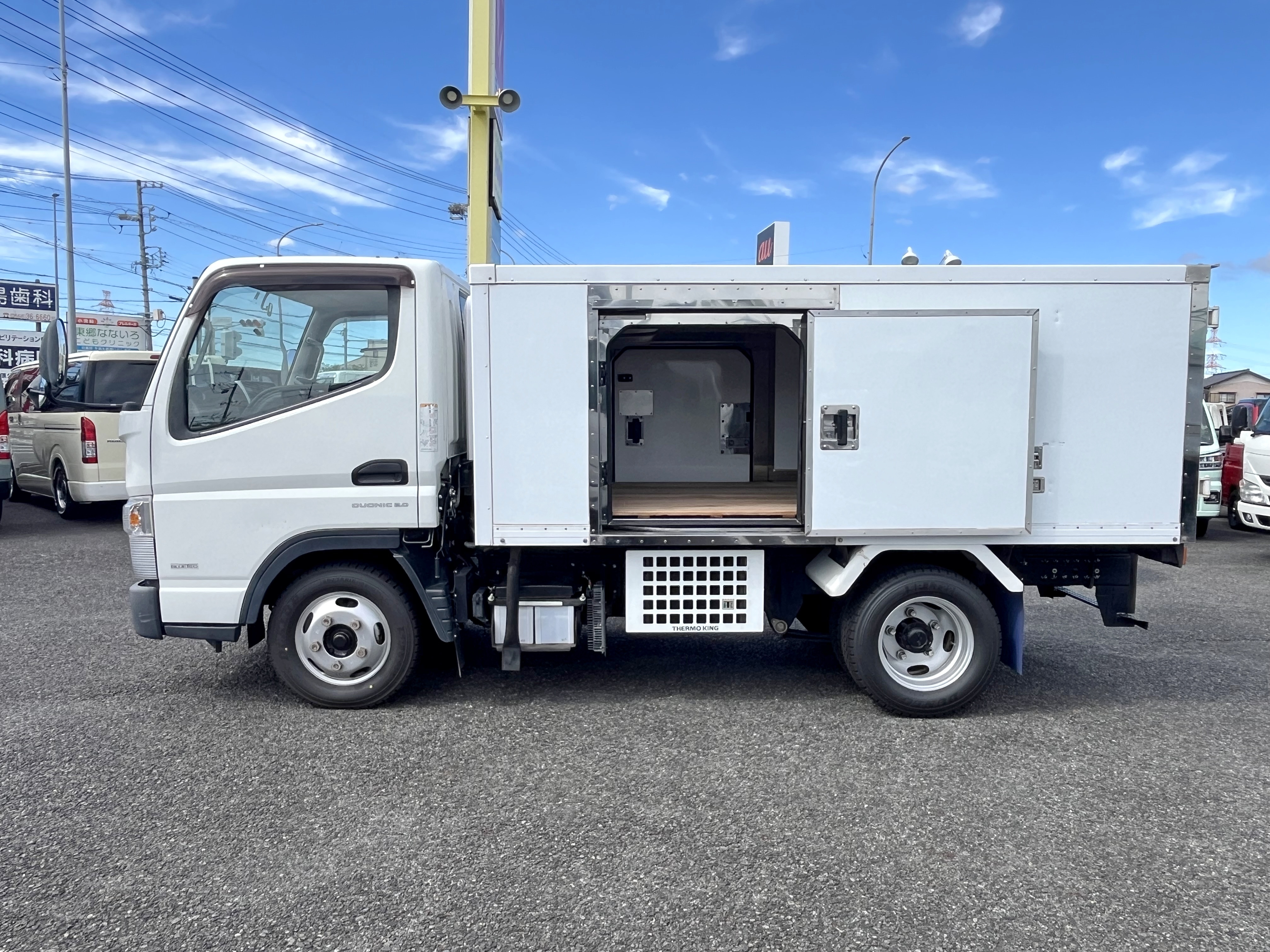 両側サイドドア付きなのでとっても便利♪|三菱 キャンター TPG-FBA20(2WD)の写真6