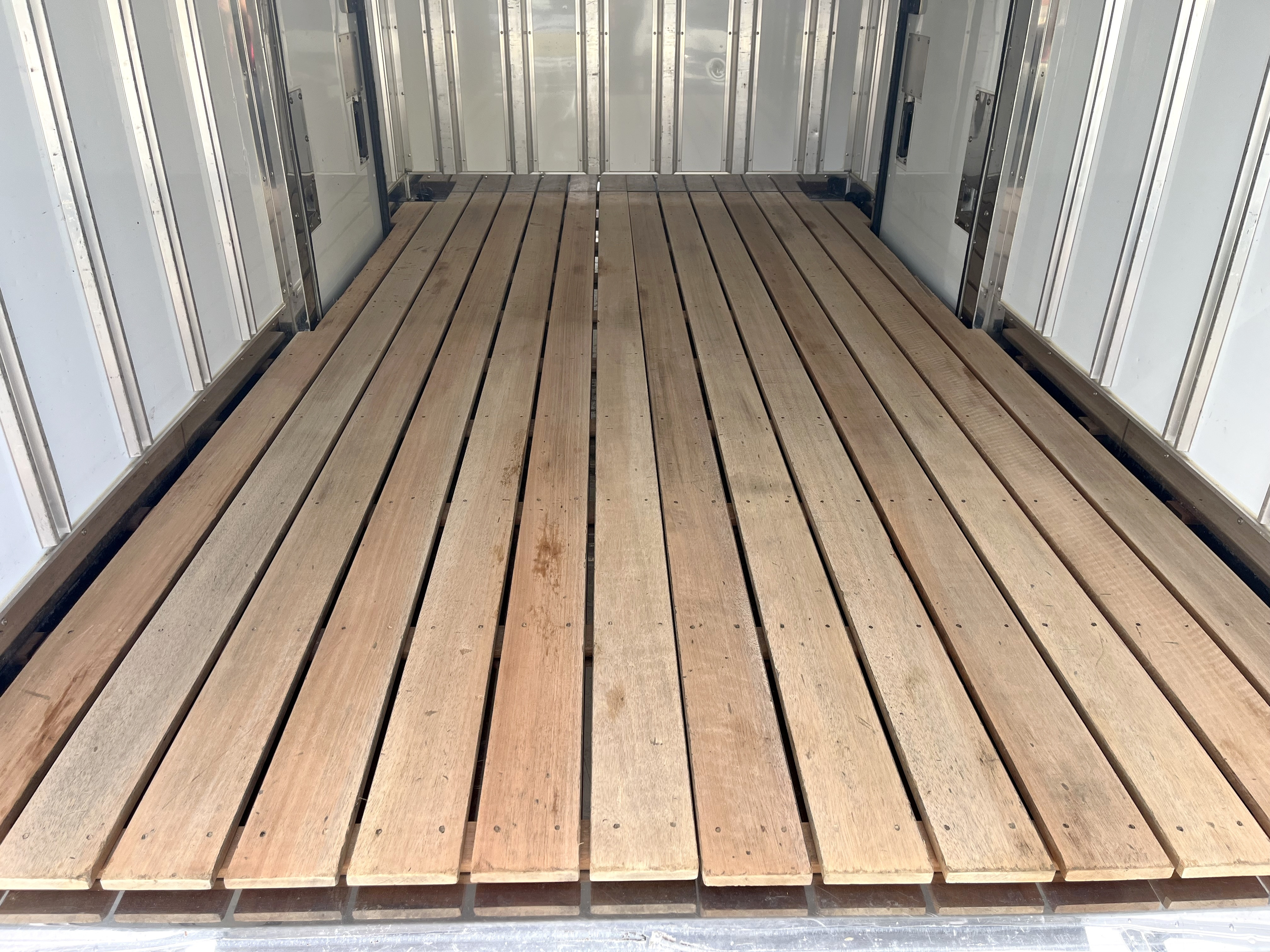 木製すのこ付きです☆|三菱 キャンター TPG-FBA20(2WD)の写真16