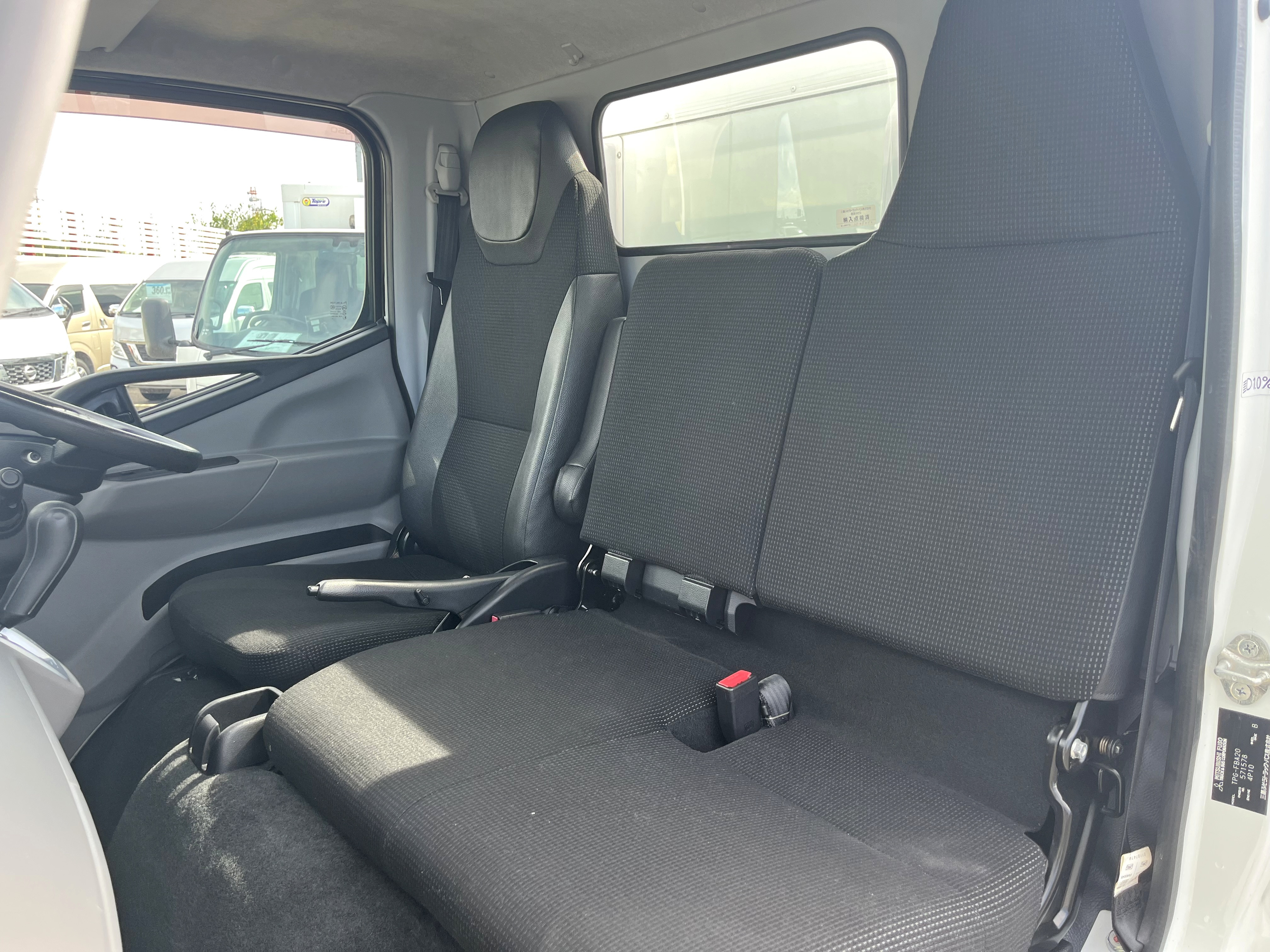 三菱 キャンター TPG-FBA20(2WD)の写真21