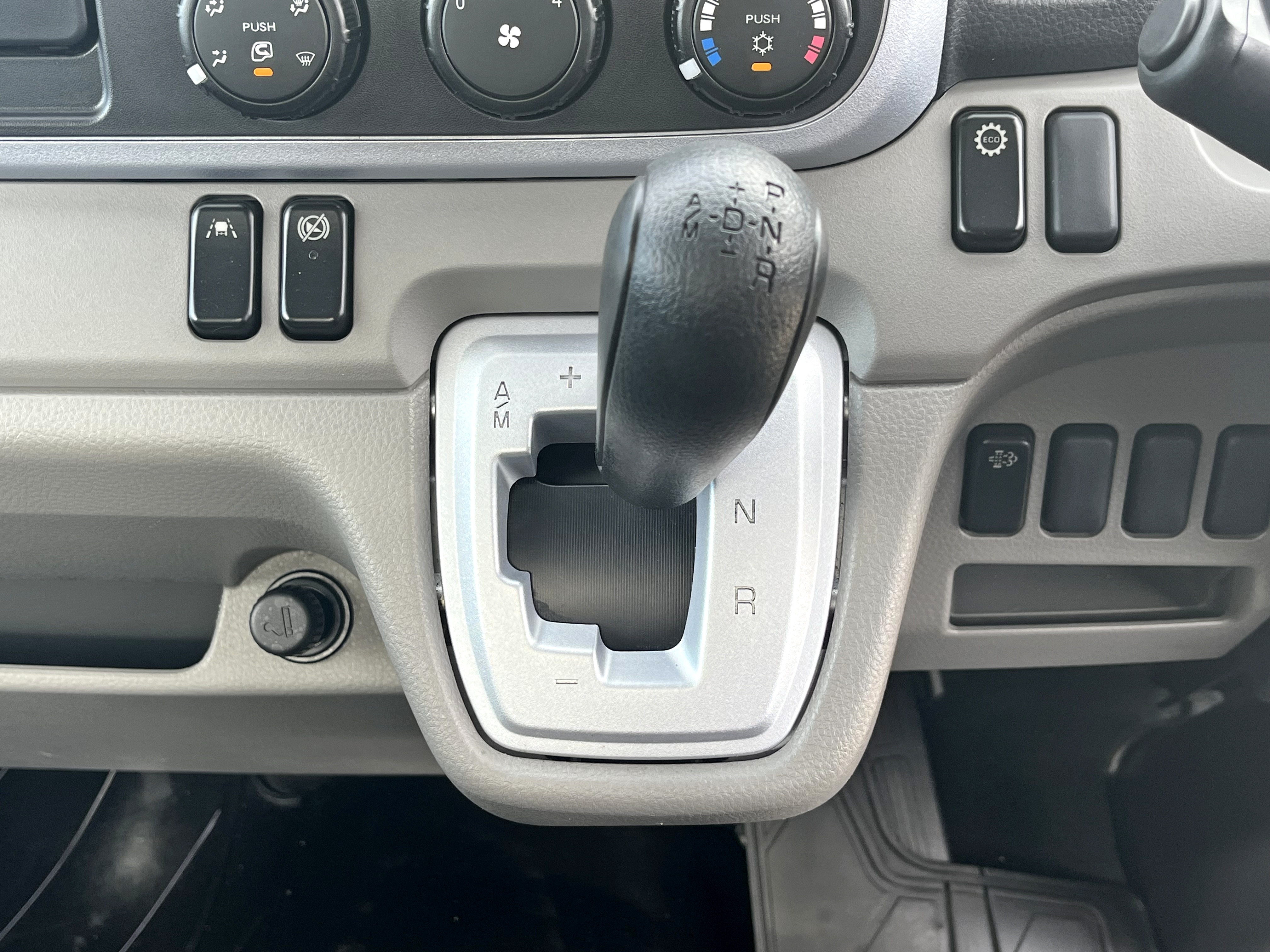 三菱 キャンター TPG-FBA20(2WD)の写真23