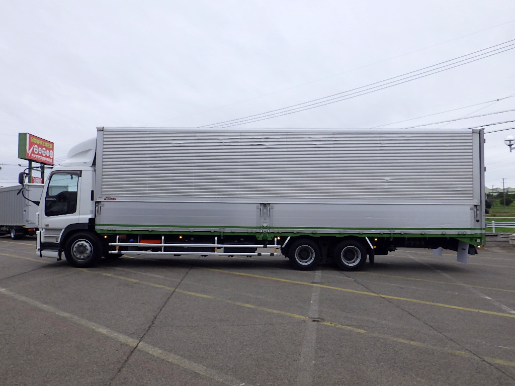 いすゞ ギガ LKG-CYY77AY(6x4)の写真4