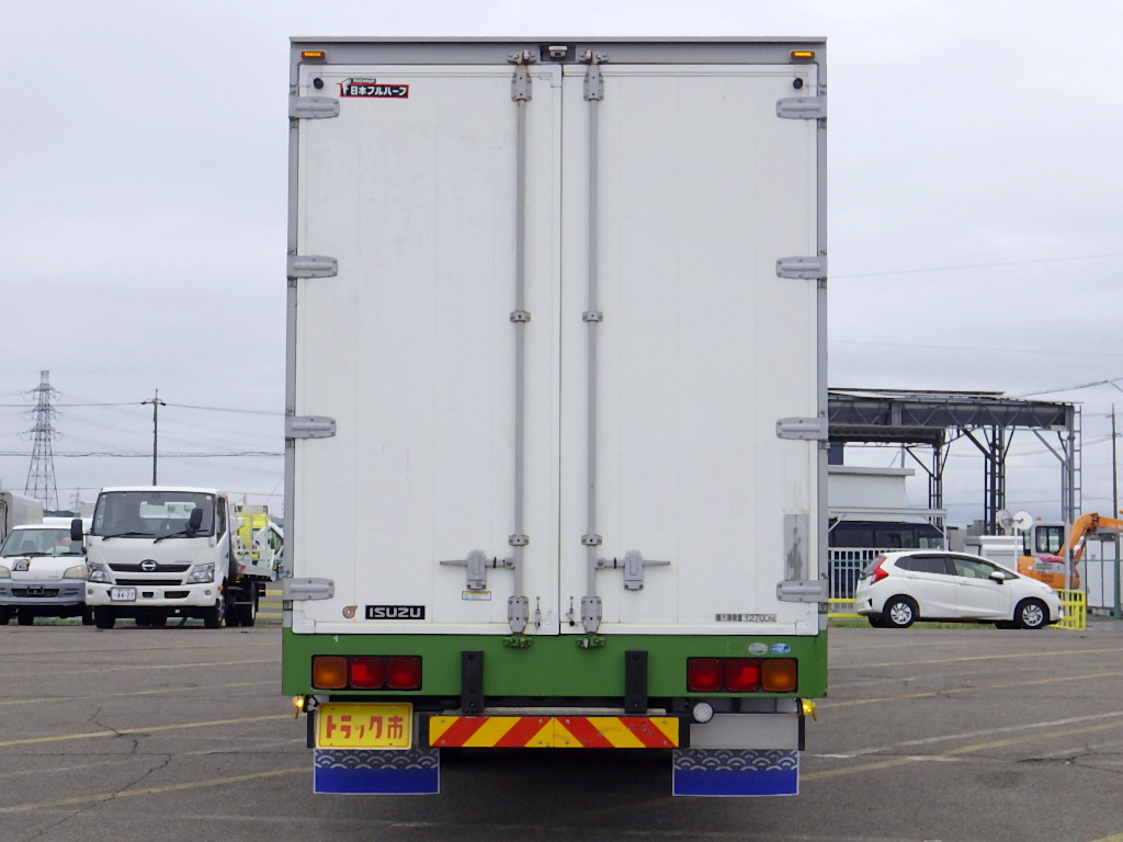 いすゞ ギガ LKG-CYY77AY(6x4)の写真6