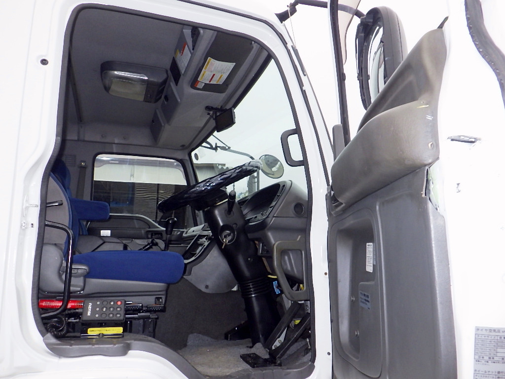 いすゞ ギガ LKG-CYY77AY(6x4)の写真46