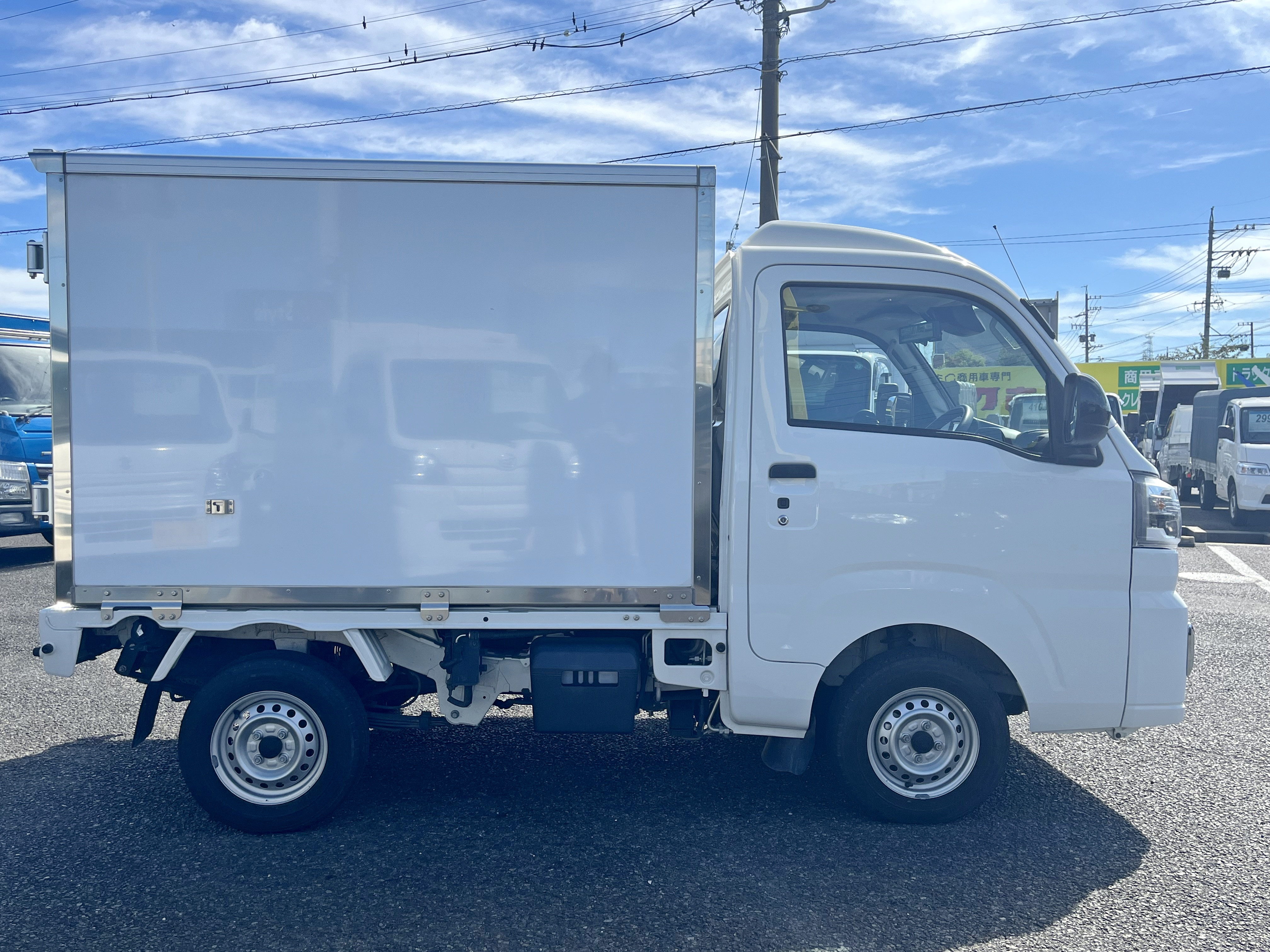 目立つキズや看板アトなどもなくキレイな状態を保ったおススメの1台です☆|ダイハツ ハイゼットトラック 3BD-S500P(2WD)の写真5