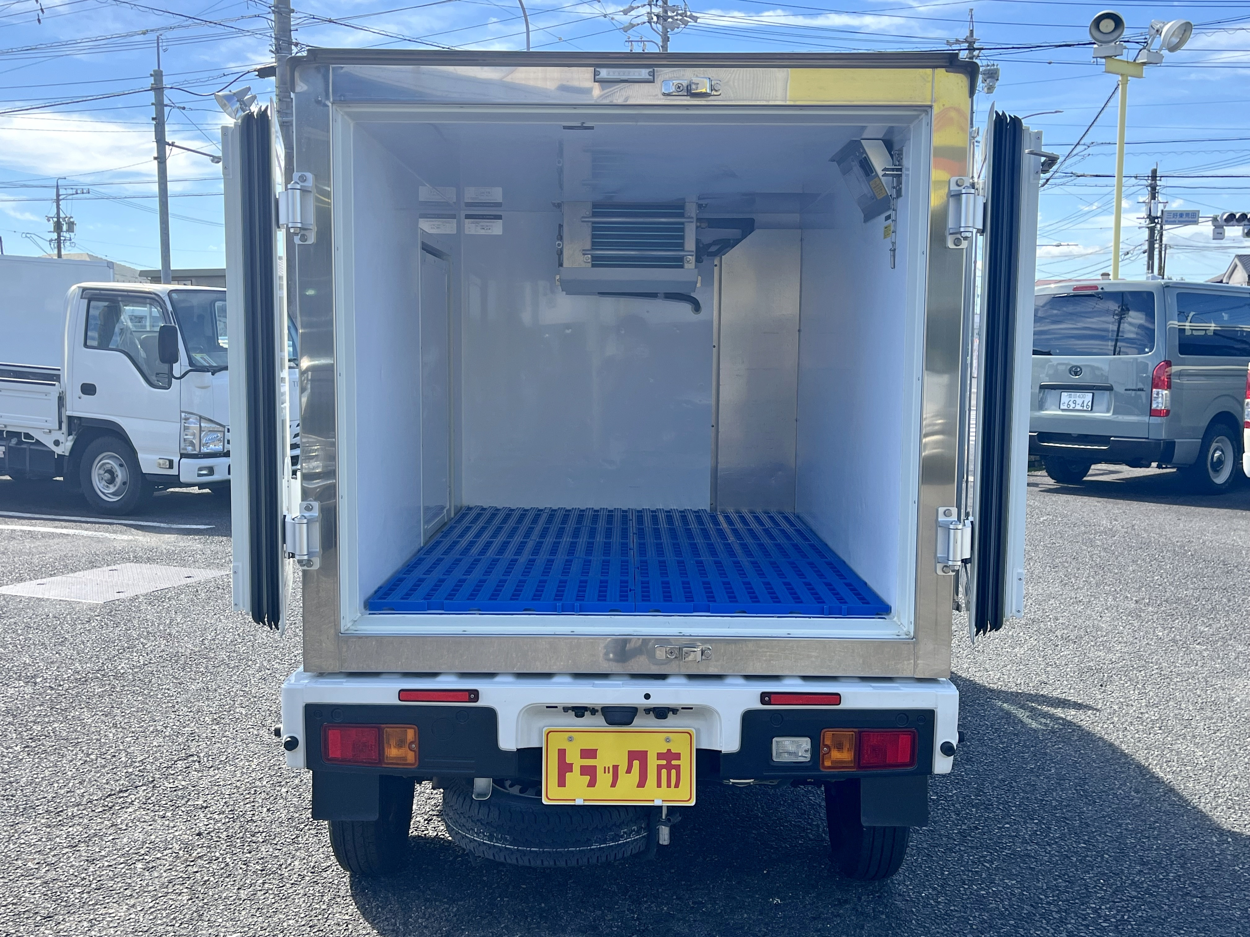 荷箱内面はこんな感じ♪|ダイハツ ハイゼットトラック 3BD-S500P(2WD)の写真7