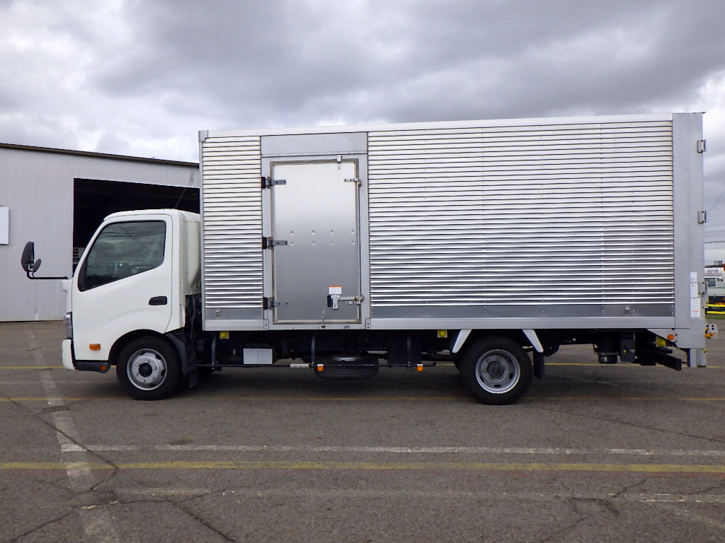 トヨタ ダイナ 2RG-XZU722(2WD)の写真4